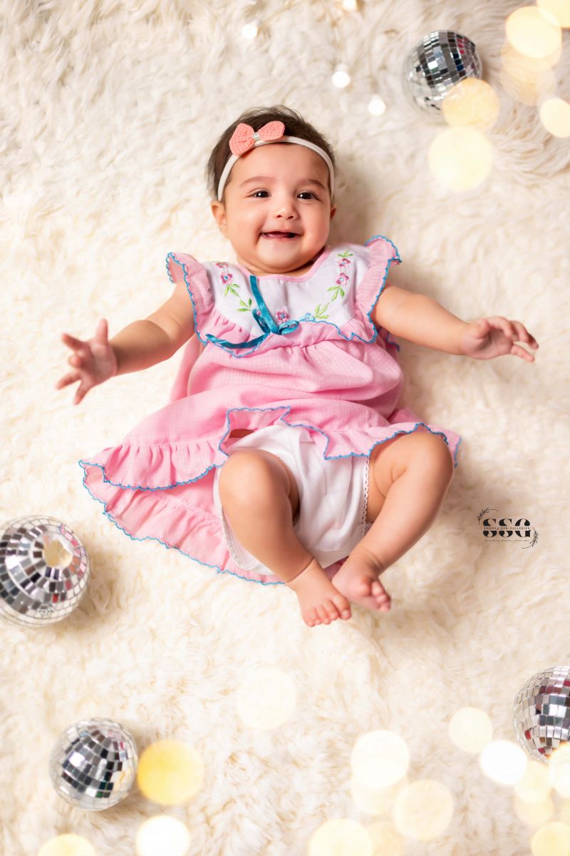 4 months baby photoshoot