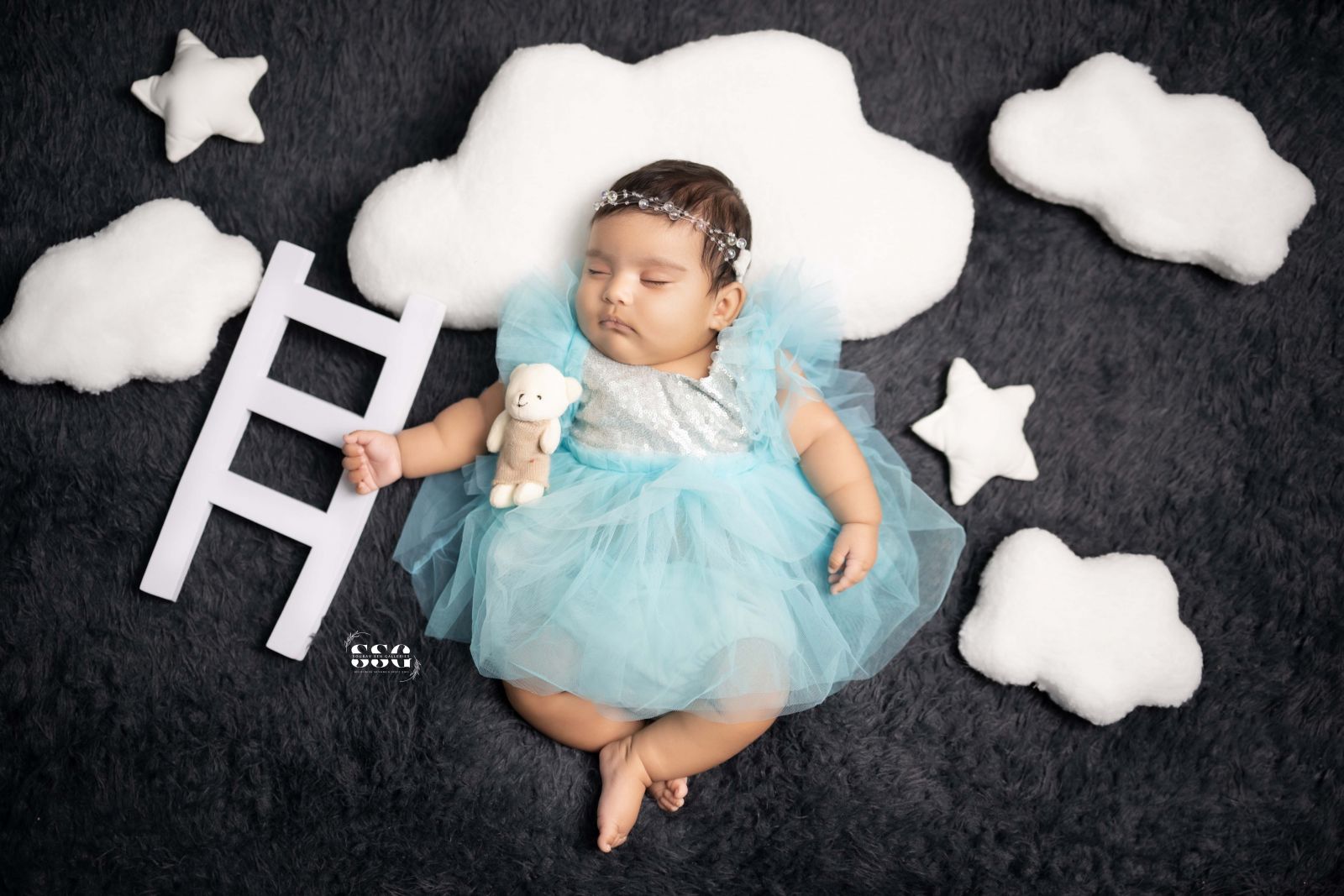 6 months baby milestone photography